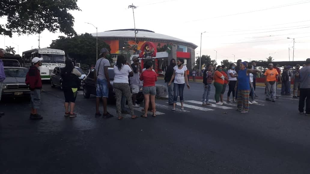 Habitantes de La Guaira protestan por suministro de gas