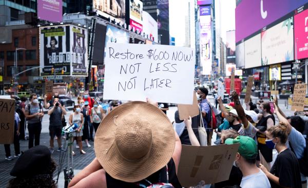 La hostelería protesta en Times Square contra el cierre de restaurantes
