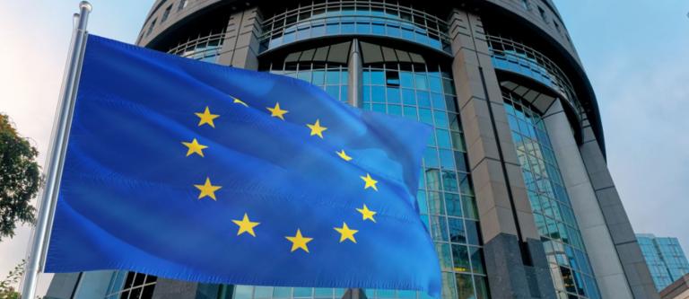 Comisión Europea pide que se levanten prohibiciones de vuelos a R Unido