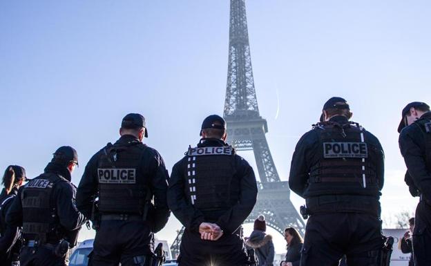 Abaten a hombre que mata a tres policías en presunto tiroteo en Francia