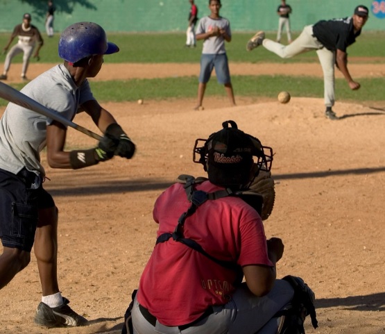 Prospecto de béisbol está grave de salud, consumió desparasitante equino