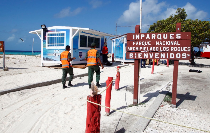 Más de 300 familias atendidas en jornada de vacunación en Los Roques