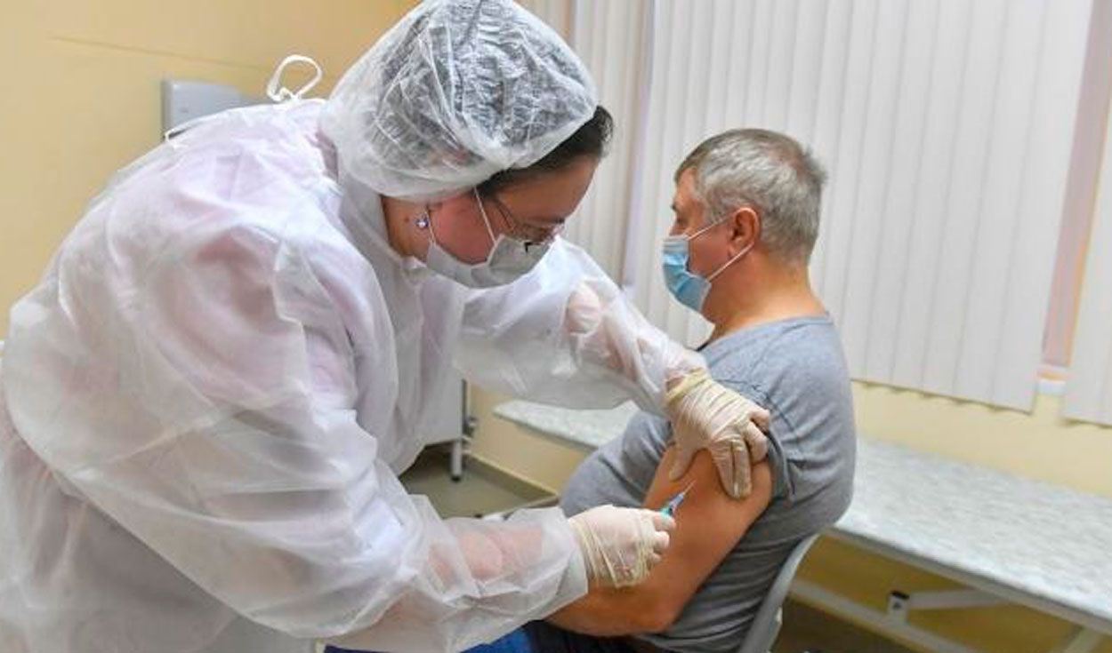 Rusia vacuna a más de 150.000 personas con su vacuna Sputnik-V