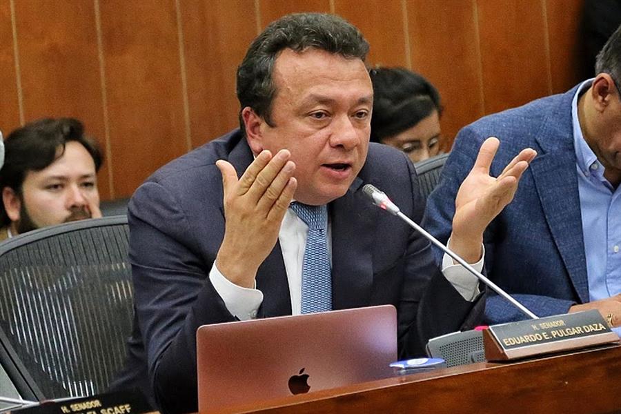Senador colombiano es detenido por presunta corrupción