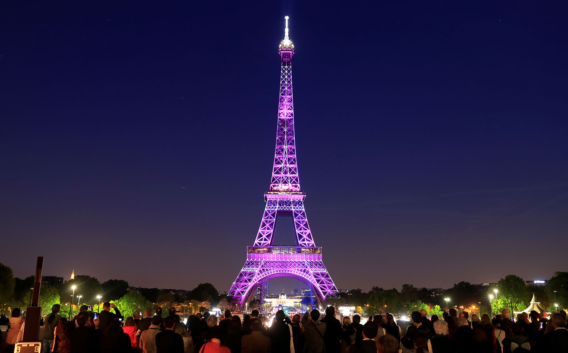 Reapertura de la Torre Eiffel queda pospuesta hasta nuevo aviso