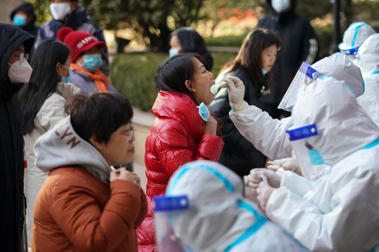 China registra 13 casos de coronavirus, todos procedentes del extranjero