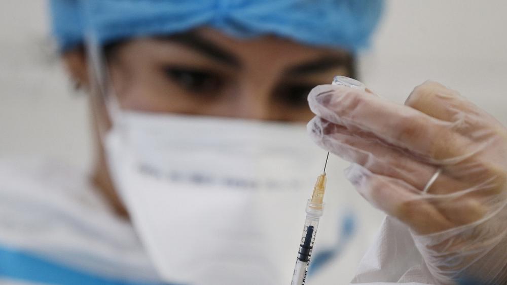 Europa y Canadá frustradas por demora en vacuna de Pfizer