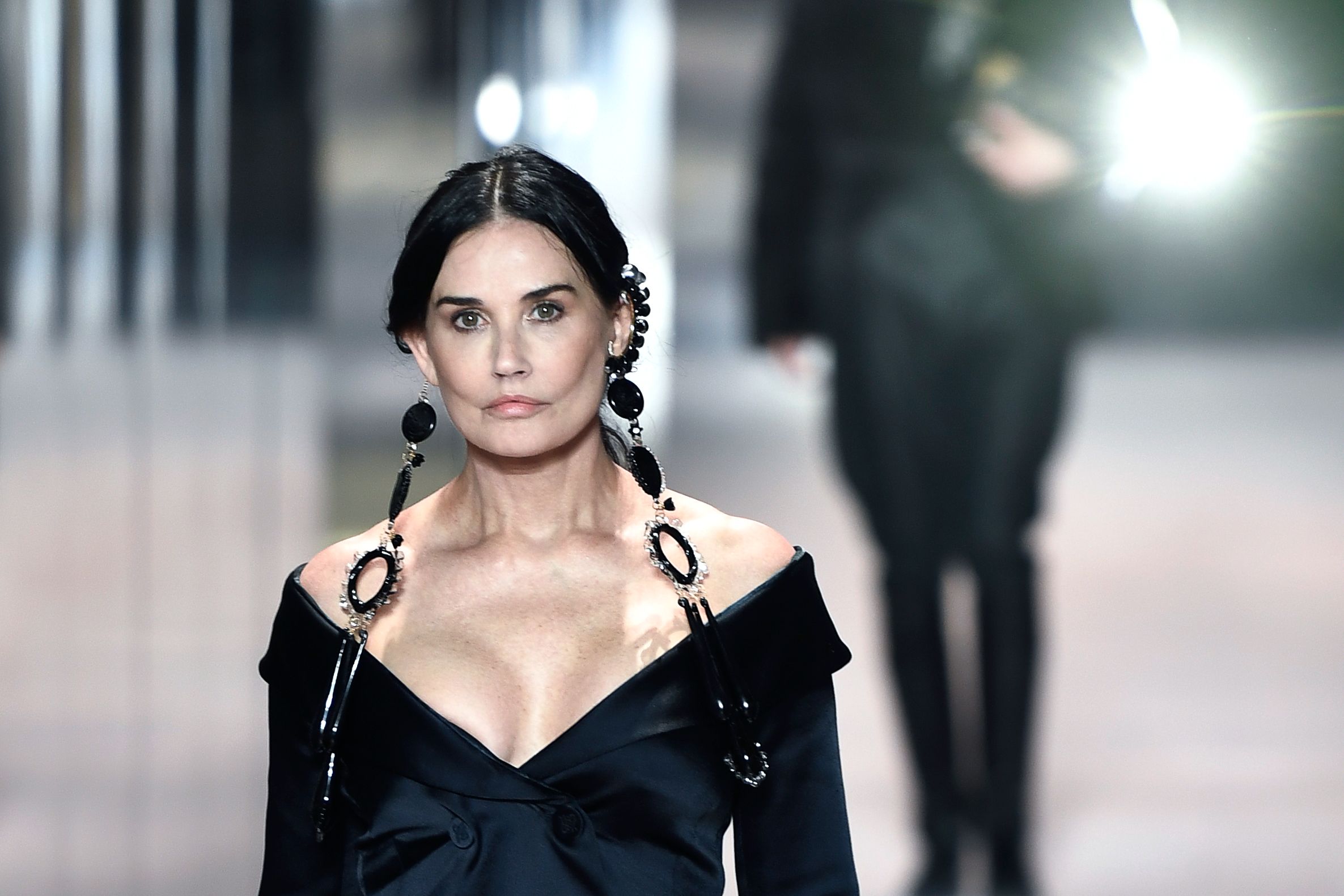 Demi Moore reaparece en la Semana de la Moda de París