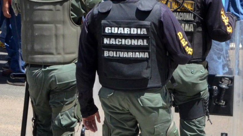 GNB detuvo a tres sujetos que transportaban 110.000 dólares en Zulia
