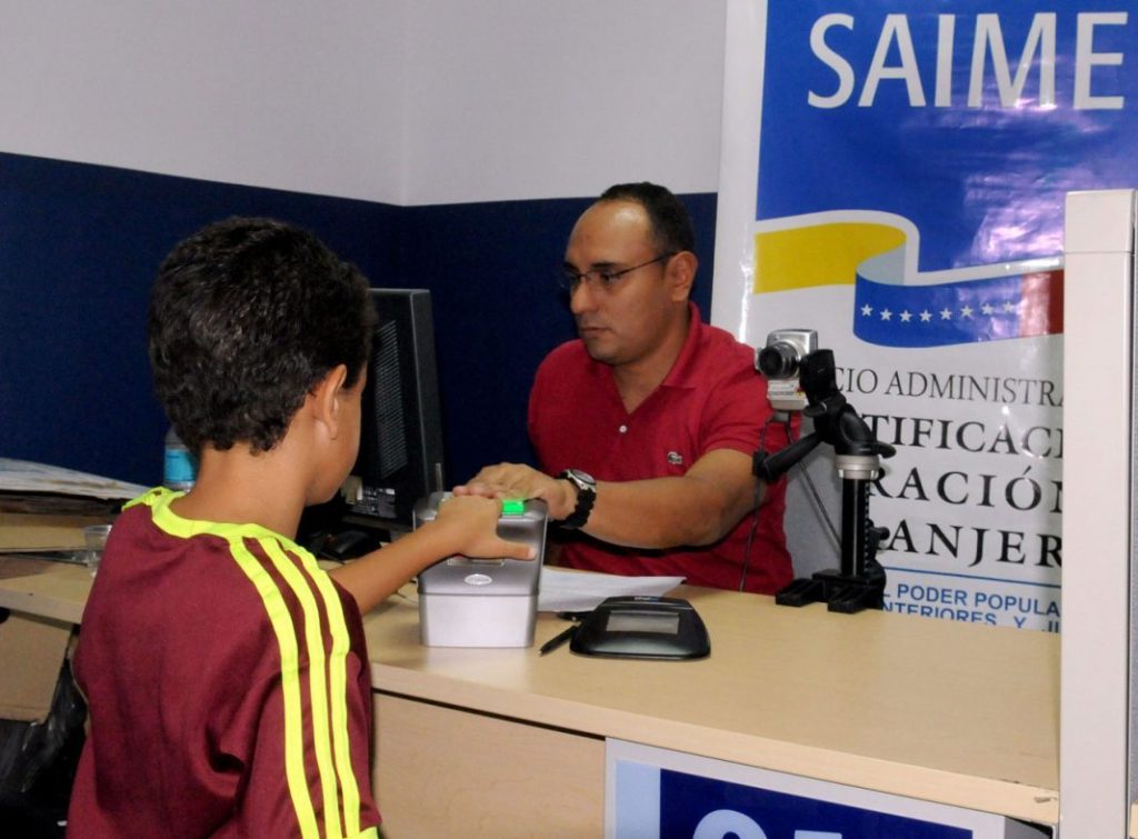 Masiva asistencia en la jornada de cedulación de niños en varios