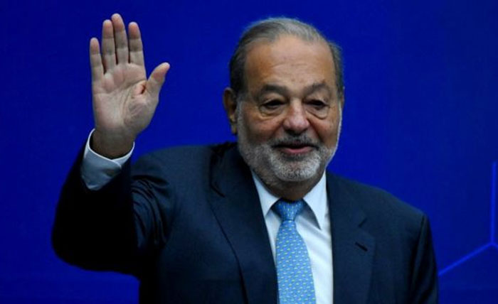 Magnate mexicano Carlos Slim sale del hospital tras contagio de COVID-19