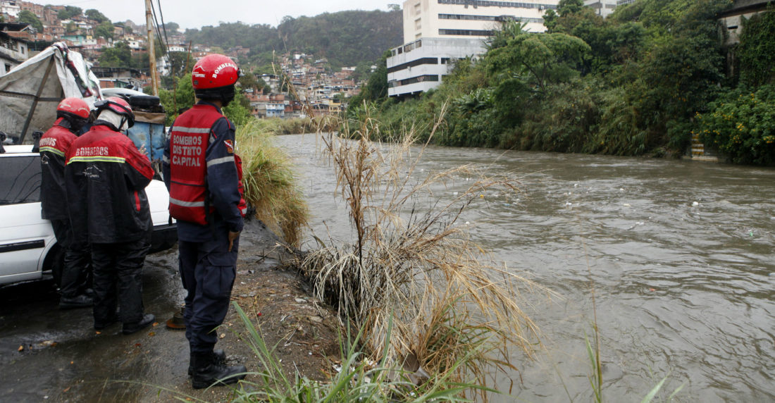 Hallan cadáver de una mujer en el Río Guaire: Estaba envuelto en una alfombra | Diario 2001