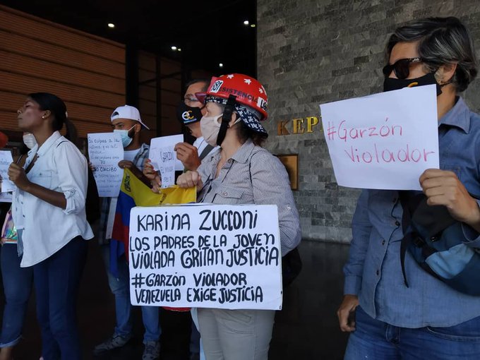 Sociedad civil protestó en la embajada de Argentina en Caracas por violación de joven venezolana