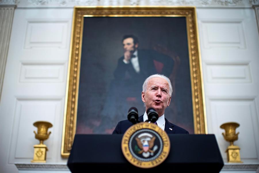 Biden ordena estudiar a fondo extremismo tras asalto al Capitolio