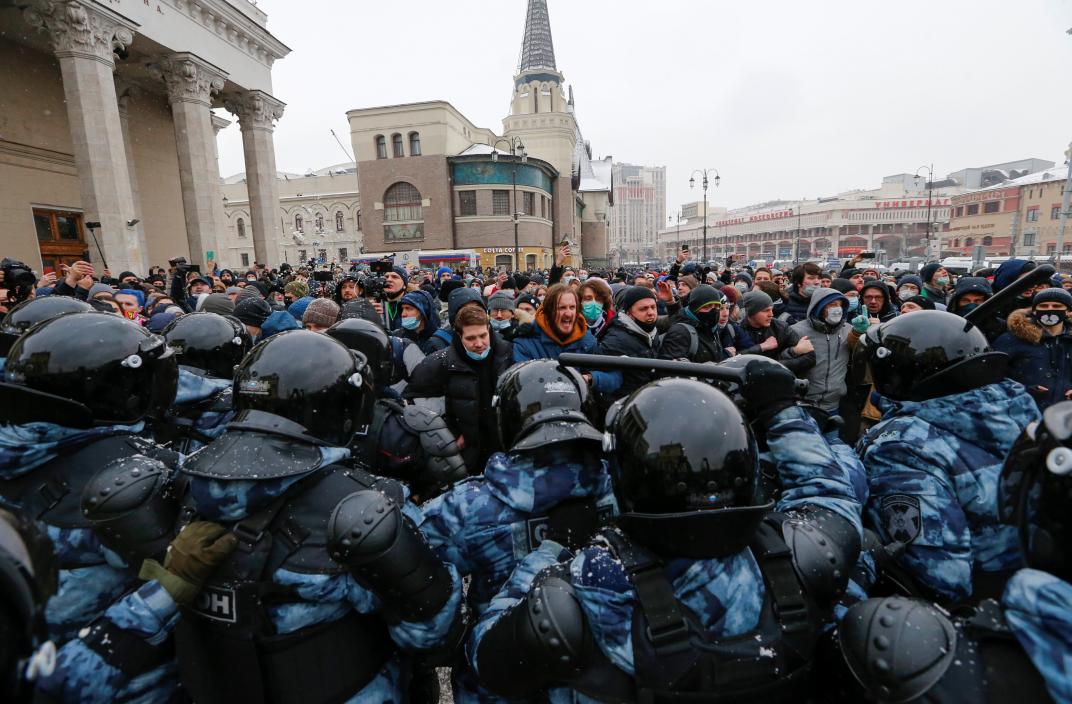 Más de 1.500 detenidos en protestas para liberación del líder opositor