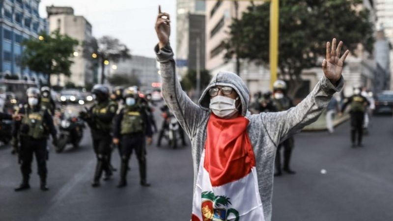 "Muera la cuarentena": Peruanos manifestaron en Lima por restricciones de la pandemia | Diario 2001