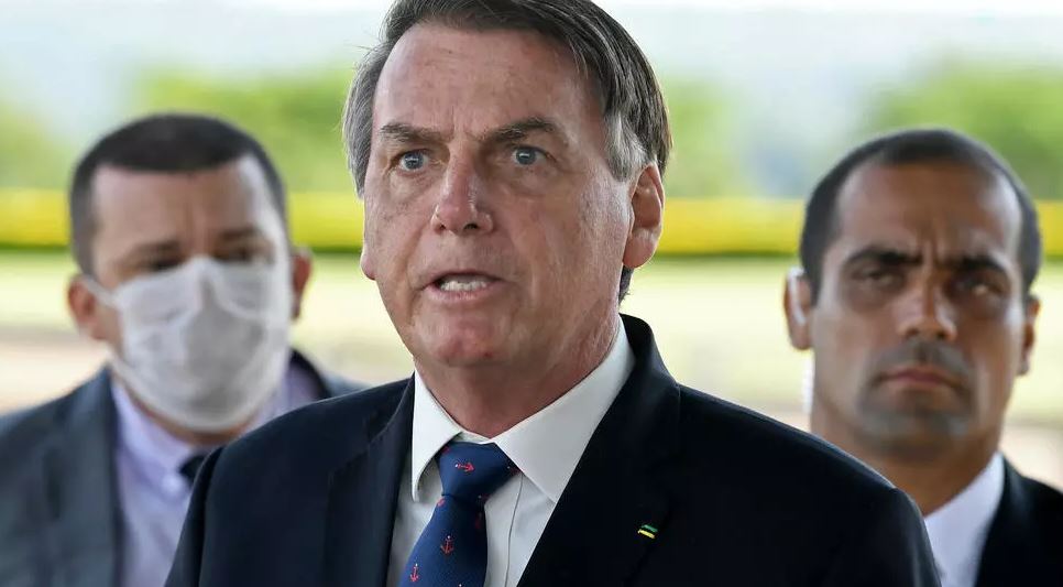 Responsabilizan a Bolsonaro de colapso en Manaos y convocan protestas