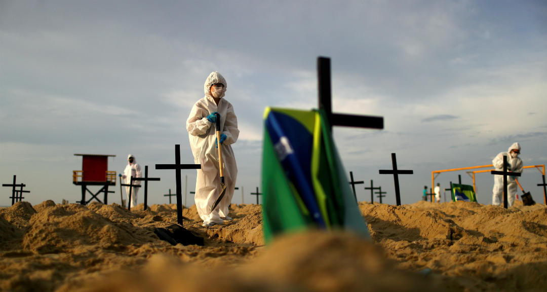 Brasil supera la barrera de las 210 mil muertes por coronavirus