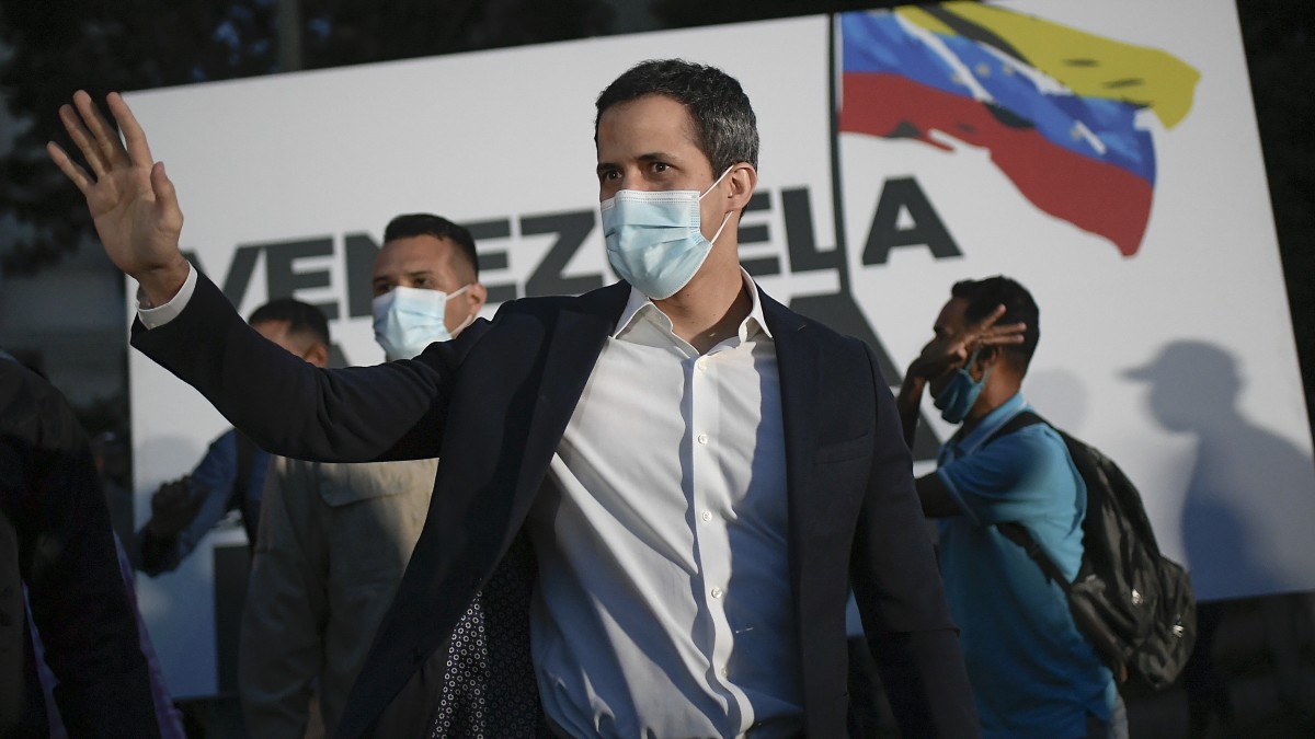 España pide a Guaidó un “proyecto de democratización” para unir a la oposición venezolana