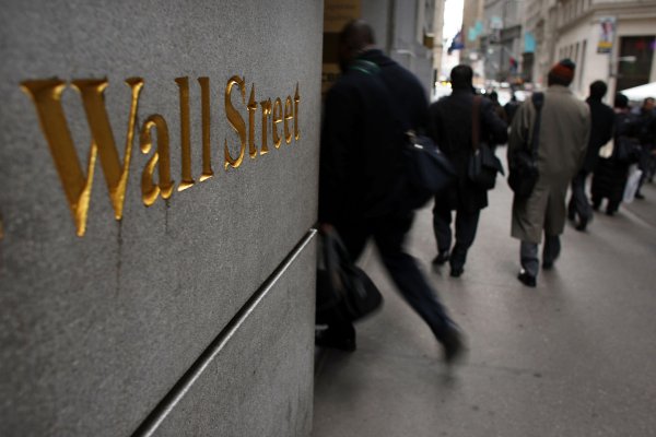Wall Street abre mixto, pendiente del juicio político a Trump