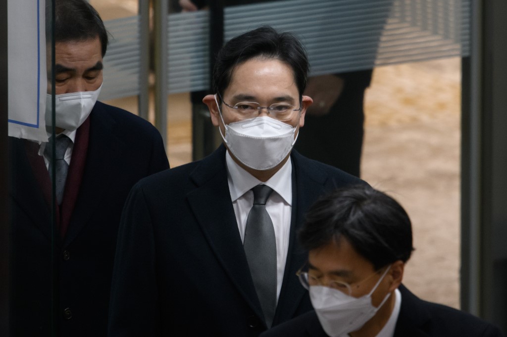 Heredero de Samsung es condenando a prisión por caso de corrupción