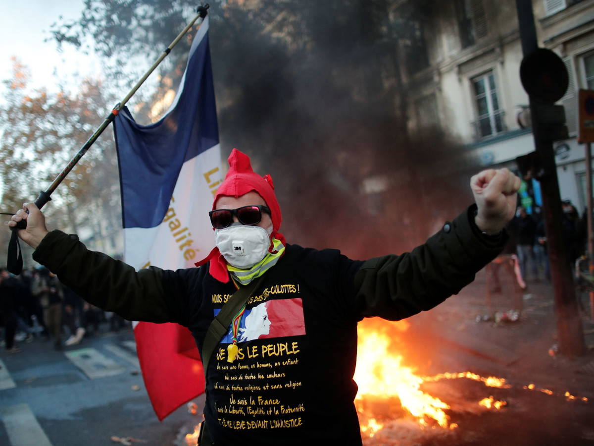 Varios detenidos en las marchas contra la ley de seguridad en Francia