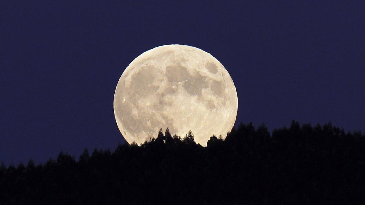 Investigadores realizan estudio de cómo influye la luna llena en el sueño