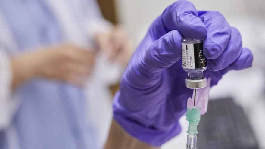 Madrid detiene inmunización por falta de vacunas anticovid