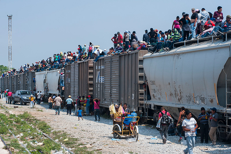 Presidente de México espera que Biden cumpla con reforma migratoria