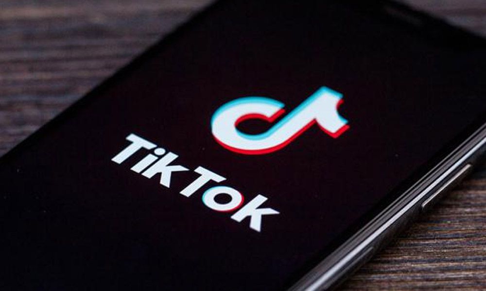 Italia ordena a TikTok bloquear perfiles tras la muerte de una niña | Diario 2001