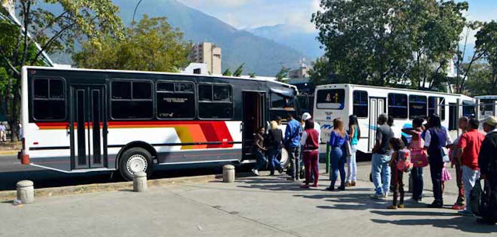 Sistema digital de pago incluye a 168 transportistas de Guatire | Diario 2001