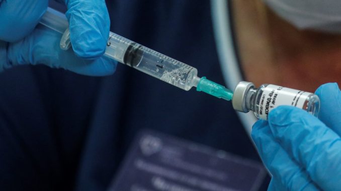 Ecuador dice que Ministerio de Salud es el único autorizado a vacunar