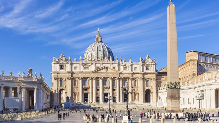 El Vaticano aclara cómo será la bendición de parejas homosexuales