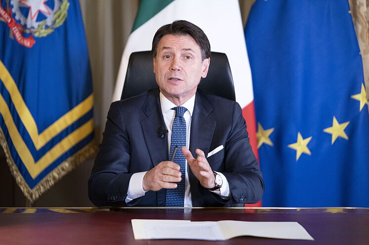 Giuseppe Conte se despide del Gobierno de Italia y cede los poderes a Draghi | Diario 2001