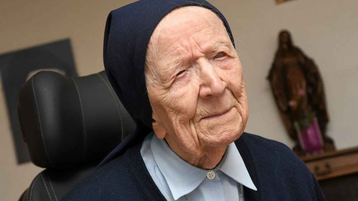 Sobrevive al COVID-19 la segunda mujer más longeva con 117 años