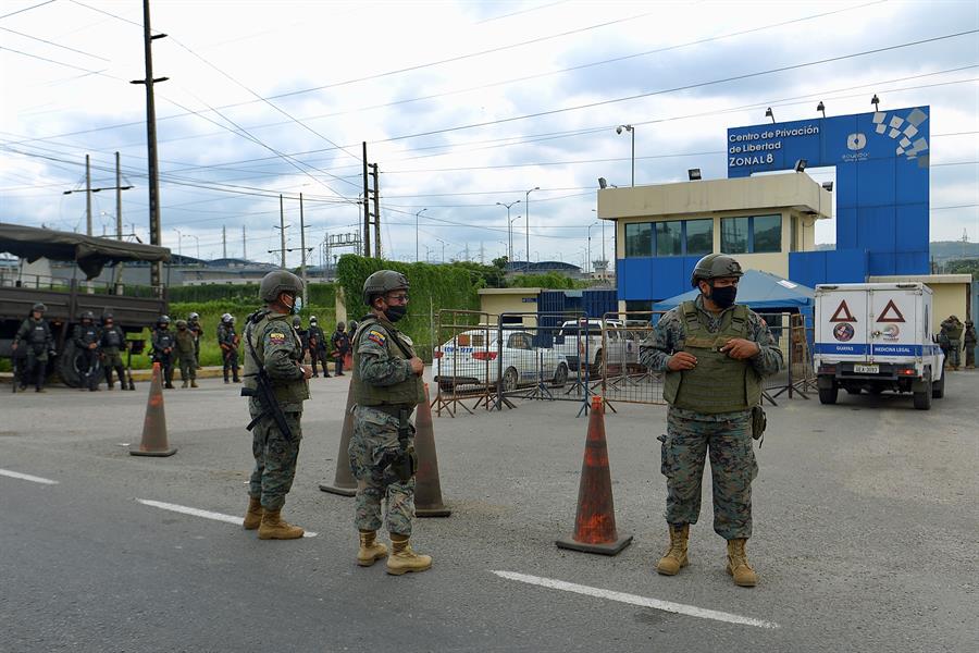 Más de 50 fallecidos en amotinamientos en tres cárceles de Ecuador