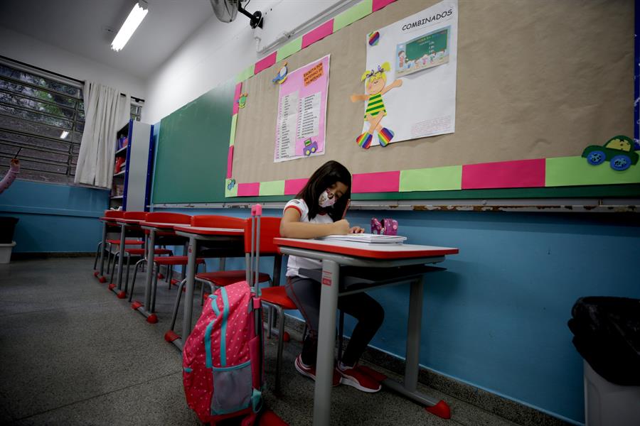 Colegios públicos de Sao Paulo vuelven a abrir sus puertas