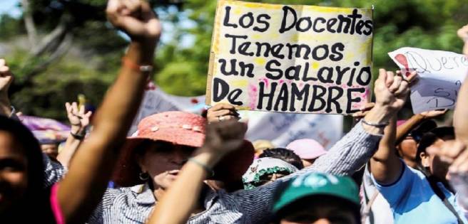 Educadores venezolanos piden mejores salarios