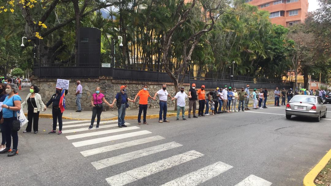 Sociedad civil se movilizó hasta la embajada de Colombia en Caracas
