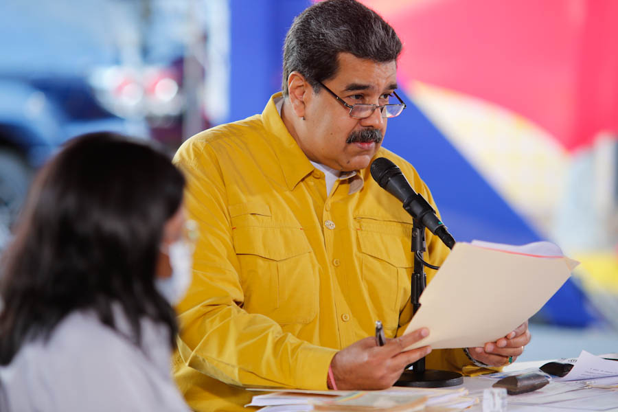 Maduro aprueba recursos en euros para la reactivación de obras del Sistema Metro