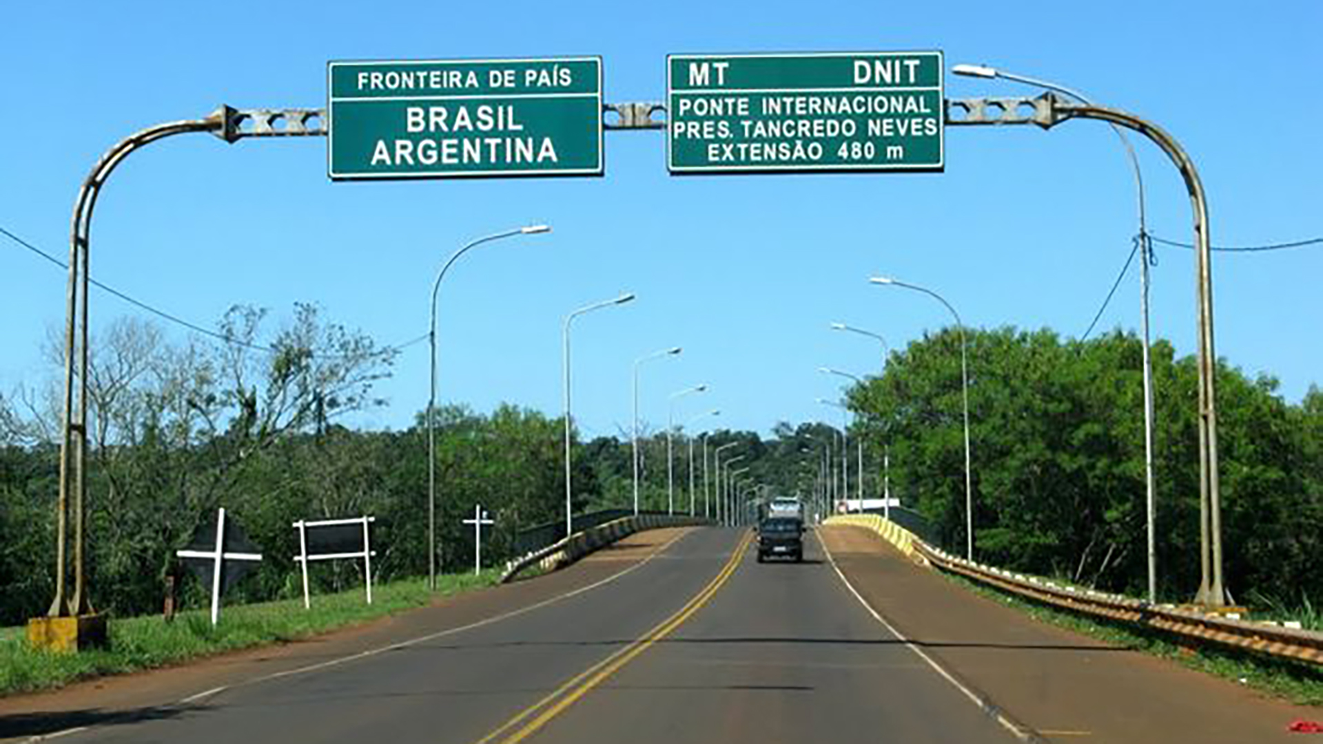Gobierno argentino no descarta nuevas medidas con la frontera con Brasil