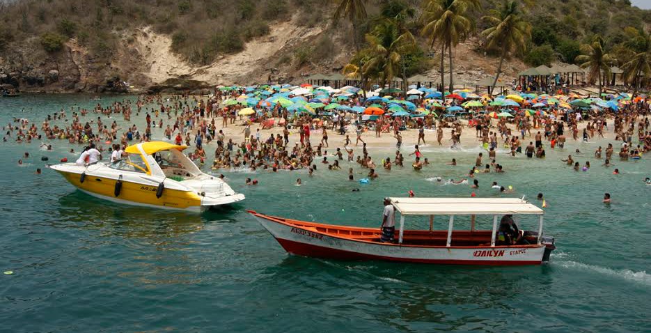 Más de 500 embarcaciones movilizan a bañistas en Anzoátegui | Diario 2001
