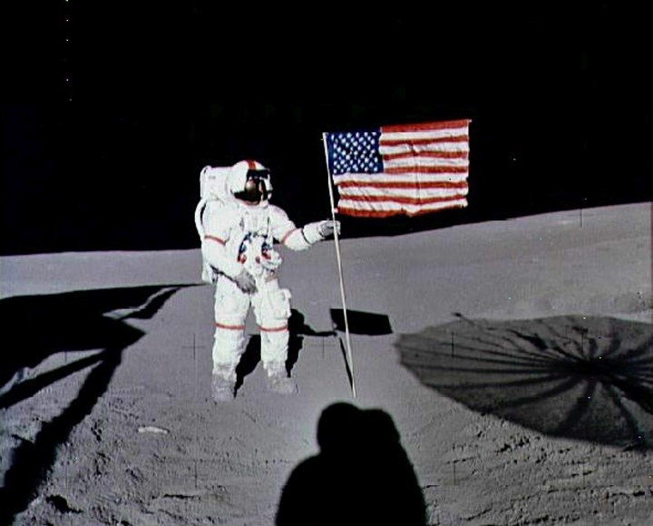 Encuentran en la Luna dos pelotas de golf lanzadas por un astronauta