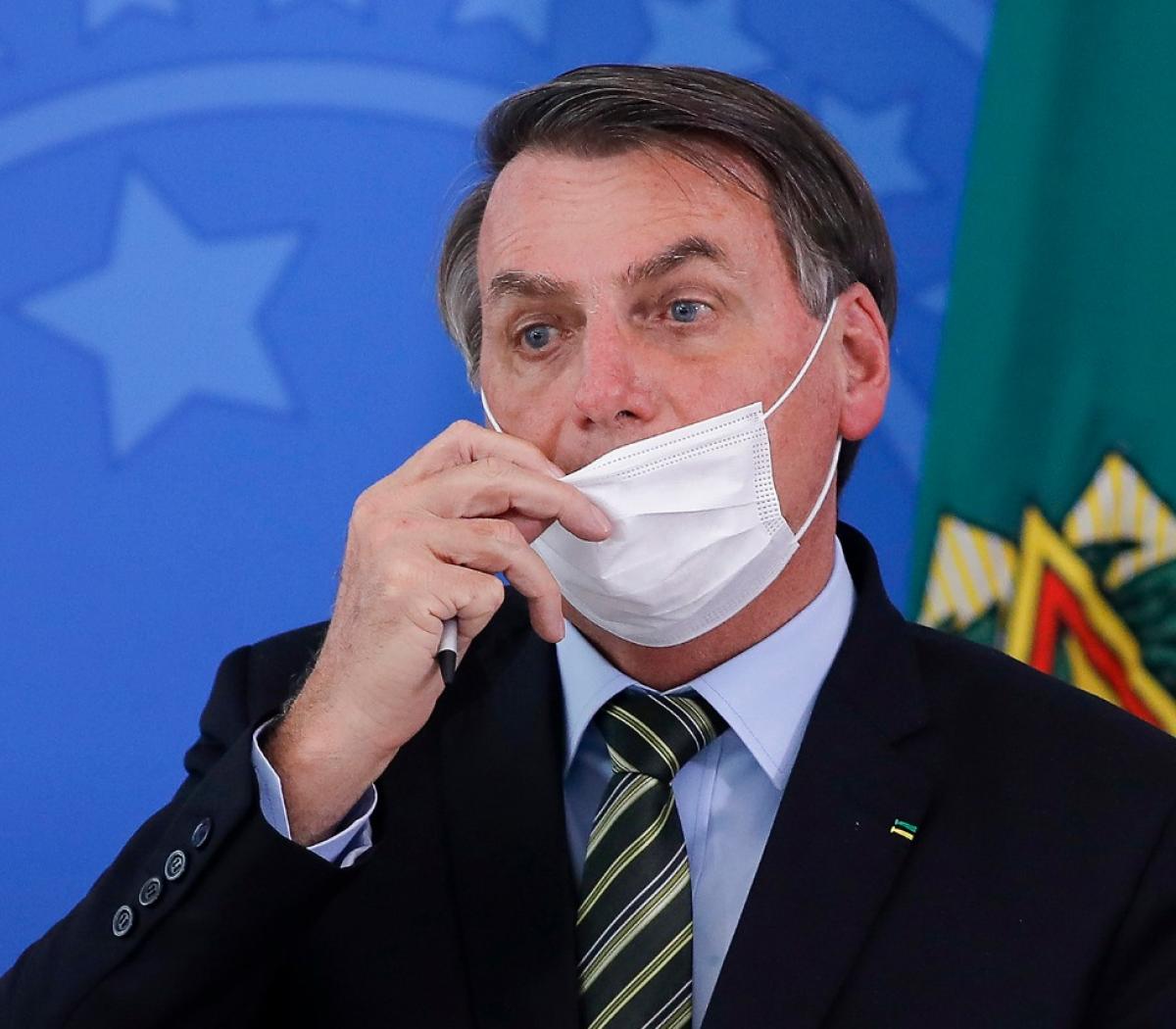 Bolsonaro festeja decomiso de toneladas de cocaína en operación inédita