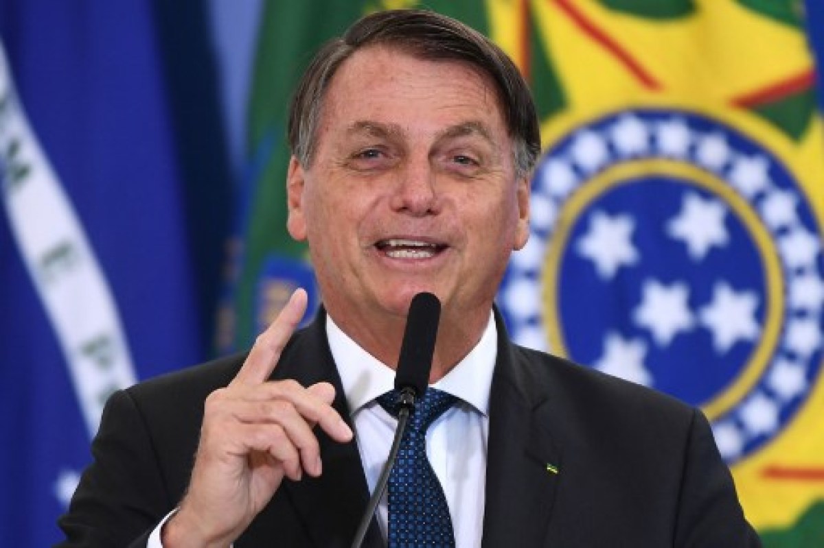 Bolsonaro vuelve a criticar las condiciones de Pfizer para vender vacuna