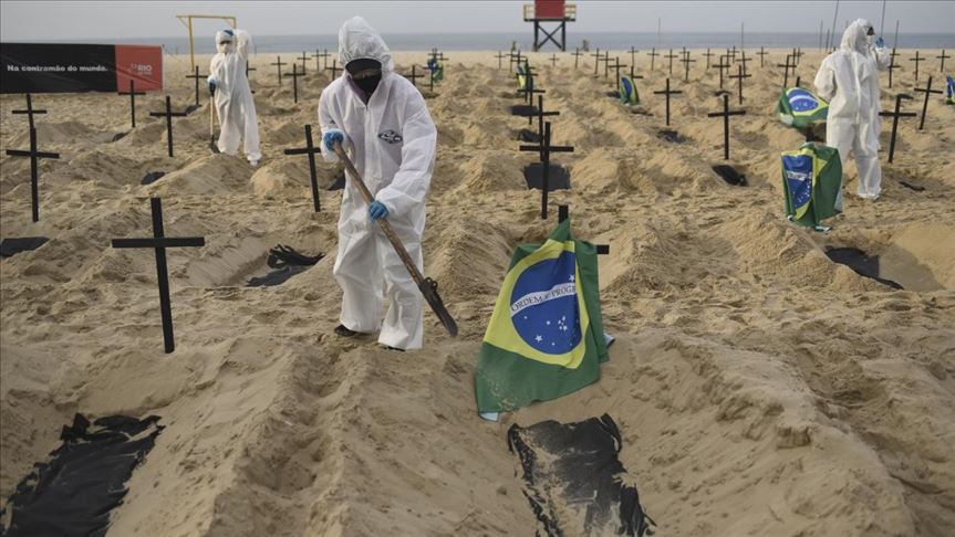 Brasil rebasa los 240.000 muertos por COVID tras sumar 1.167 en horas