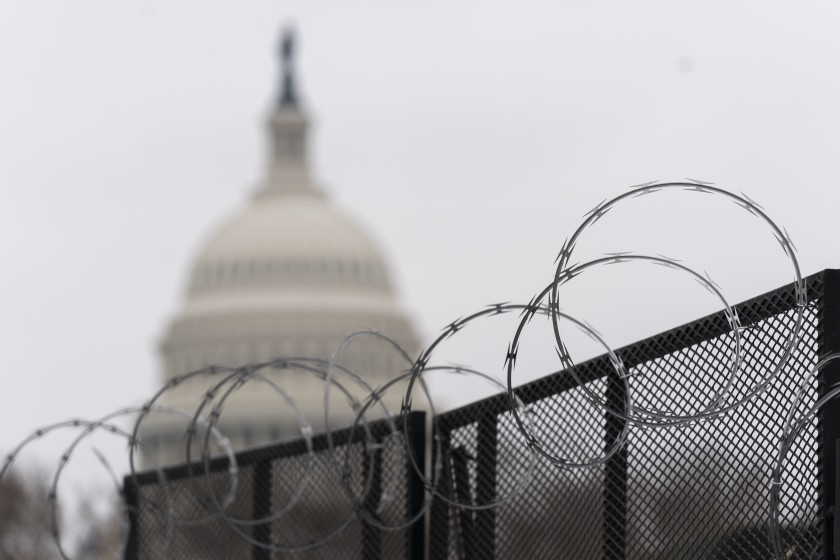 Cerca en torno al Capitolio de Washington permanecerá varios meses