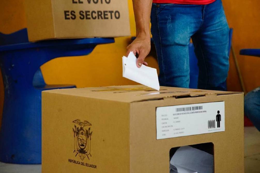 Recuento de votos en Ecuador se realizará la próxima semana