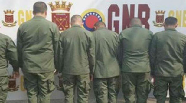 Detienen a cinco militares por presuntamente violar a mujer en sesión de espiritismo