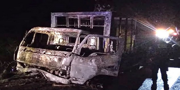 Atacan con bombas molotov a un conductor de camión en Anzoátegui